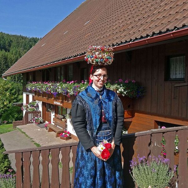 Die tennenbronner Schwarzwald Tracht