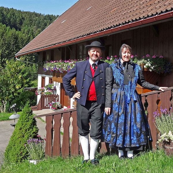 Die tennenbronner Schwarzwald Tracht