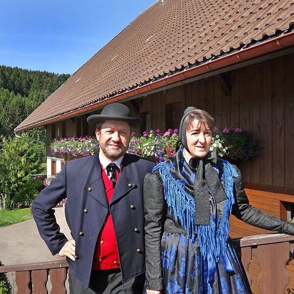Die tennenbronner Schwarzwald Tracht