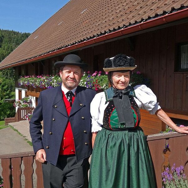 Die tennenbronner Schwarzwald Tracht