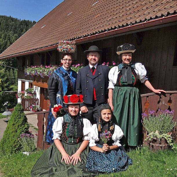 Die tennenbronner Schwarzwald Tracht