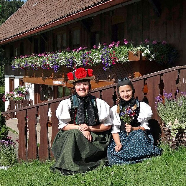 Die tennenbronner Schwarzwald Tracht