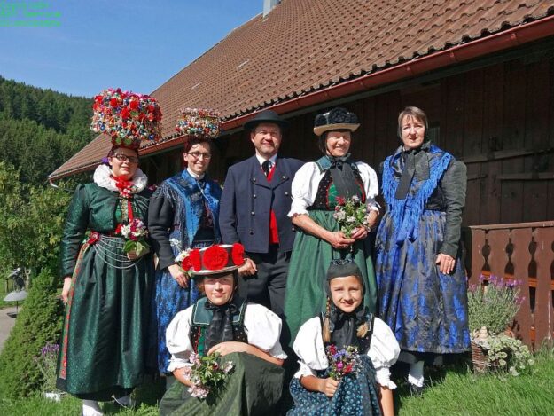 Die tennenbronner Schwarzwald Tracht
