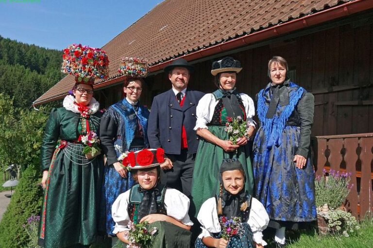 Die tennenbronner Schwarzwald Tracht Die tennenbronner Schwarzwald Tracht