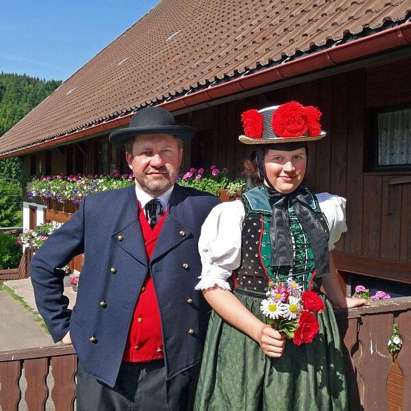 Die tennenbronner Schwarzwald Tracht