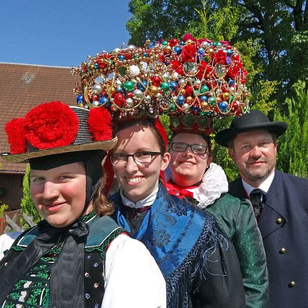 Die tennenbronner Schwarzwald Tracht