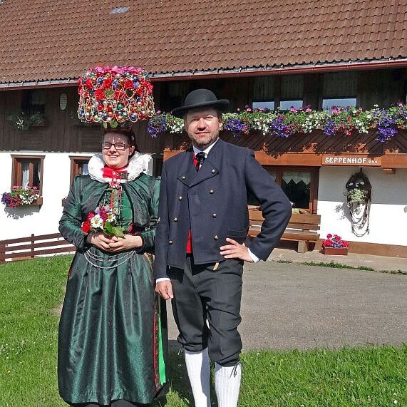 Die tennenbronner Schwarzwald Tracht
