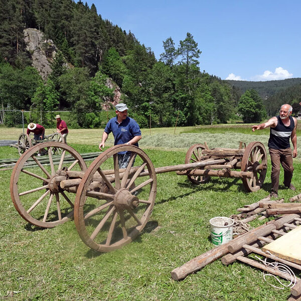 Leiterwagen aufbauen