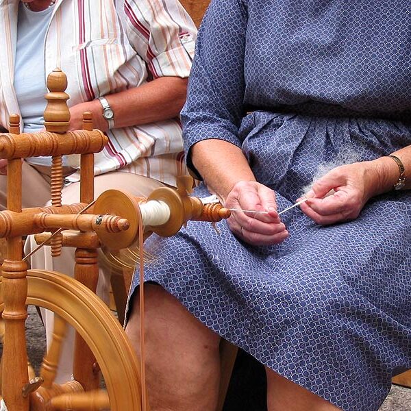 Das Spinnen von Wolle