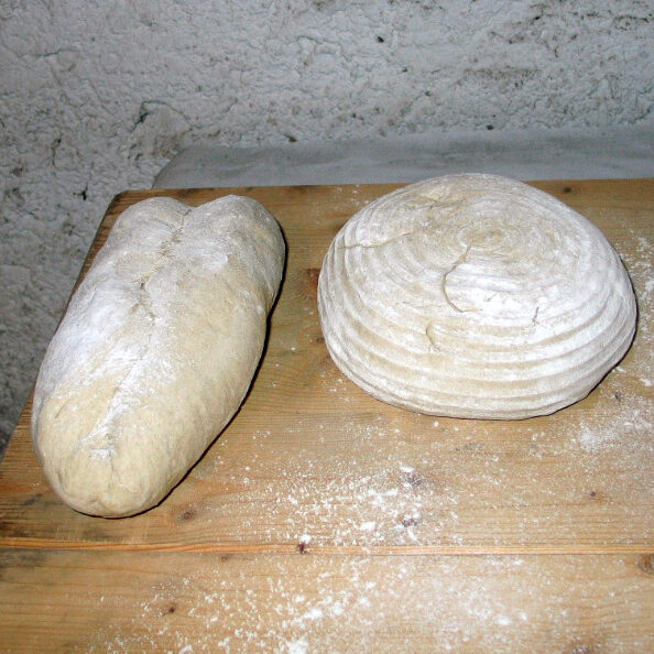 Schwarzwälder Holzofenbrot backen