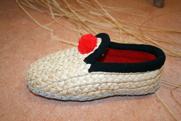 Herstellung von Strohschuhen 6