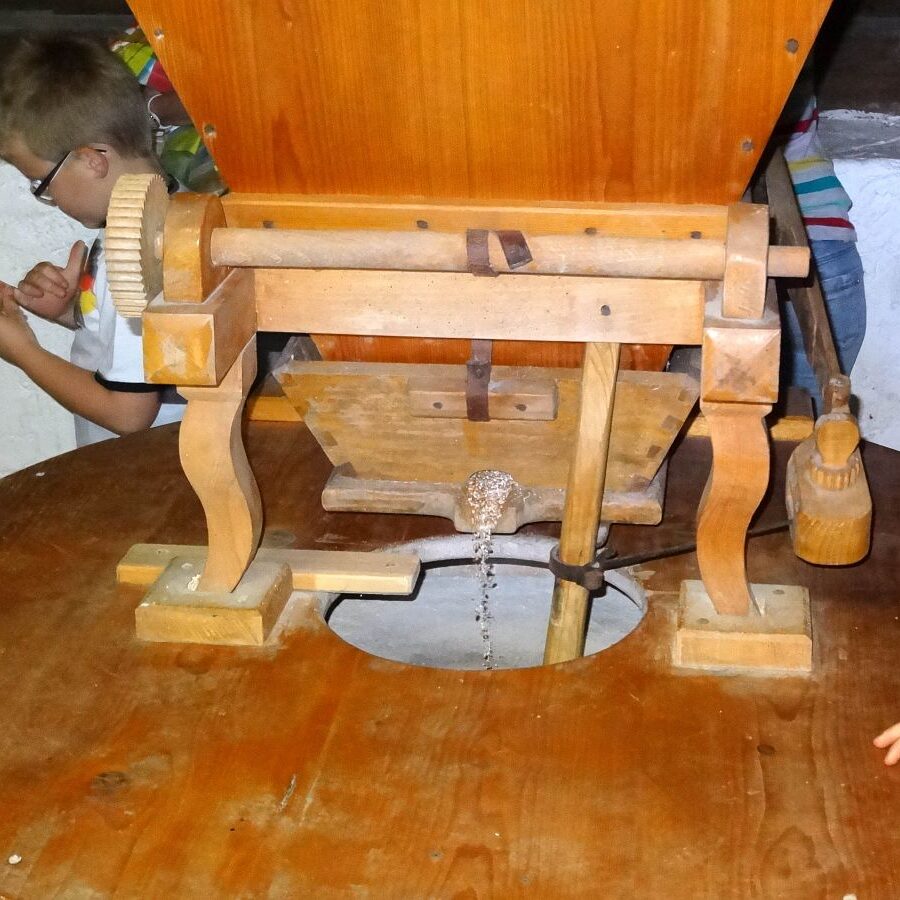 Wiesenbauernbauernmühle Blick in die Mühlsteine
