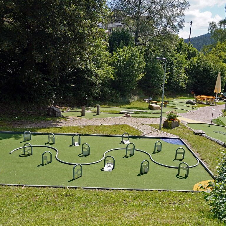 Spielplatz Minigolf 8