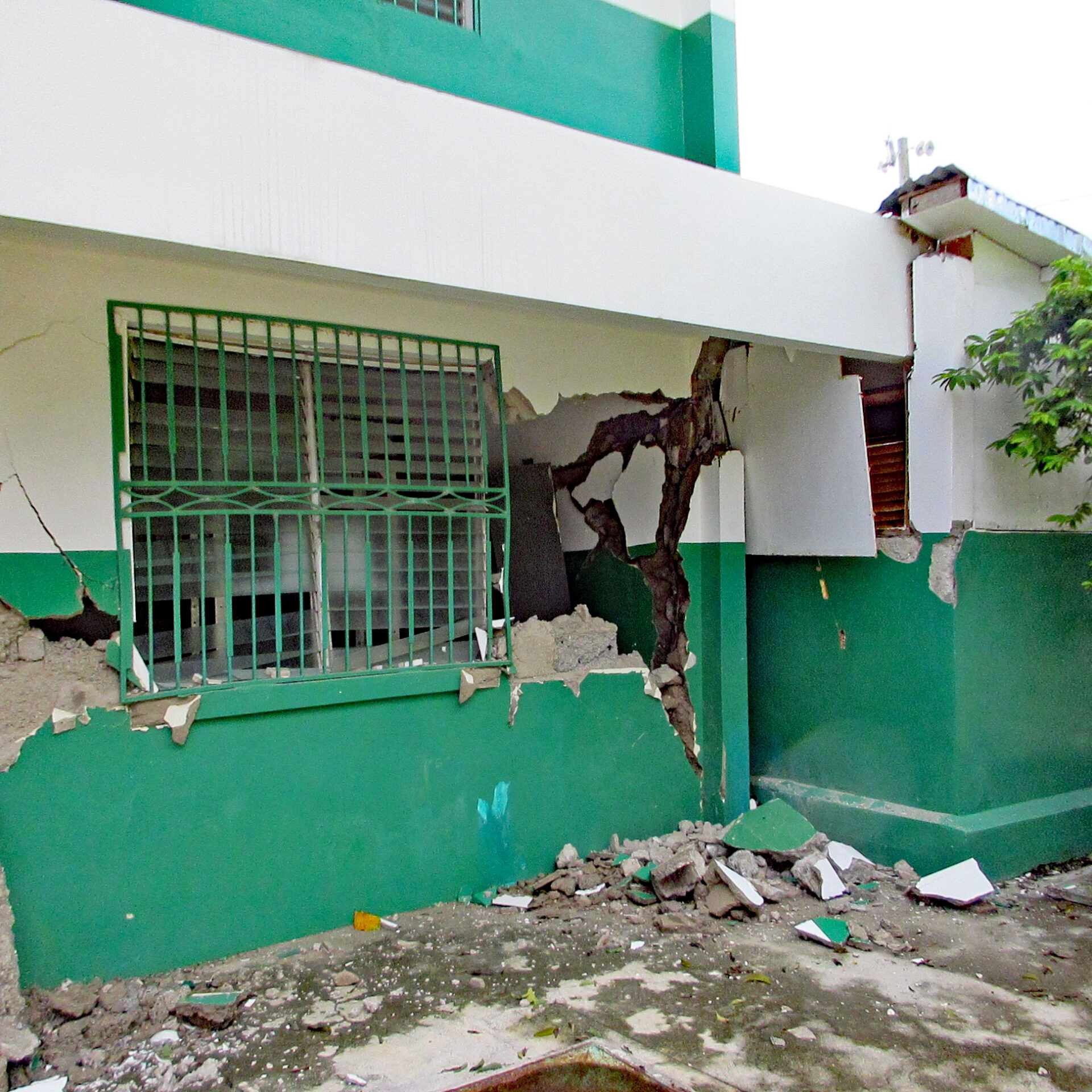 Klinik mit Physiotherapiestation muss nach Erdbeben 2021 abgerissen werden