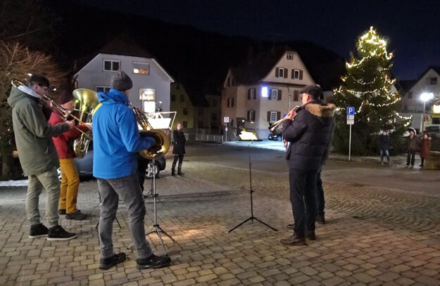 MV Frohsinn spielt Adventslieder