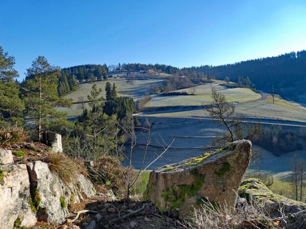 Bach Schloesslefelsen Muehlefelsen 02