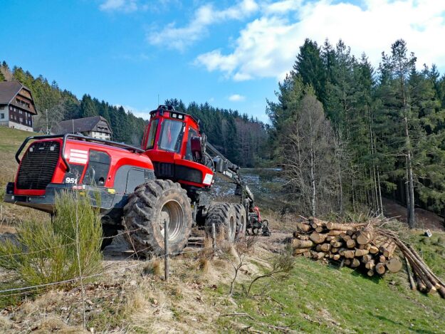 Holzvollernter in Tennenbronn 6 Holzvollernter in Tennenbronn 6