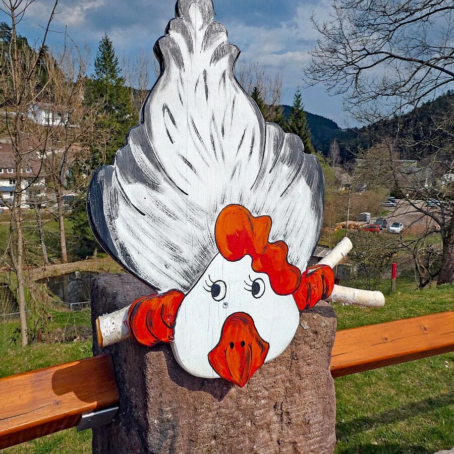 Lustige Osterhasen vor dem Loewen 06