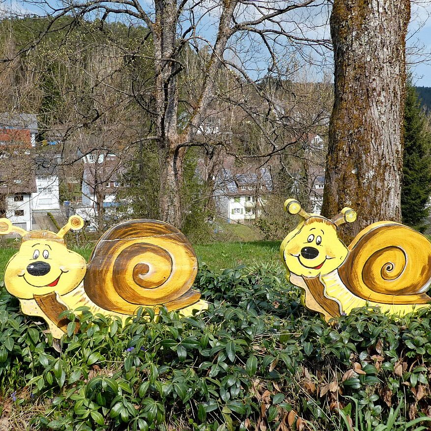 Lustige Osterhasen vor dem Loewen 08