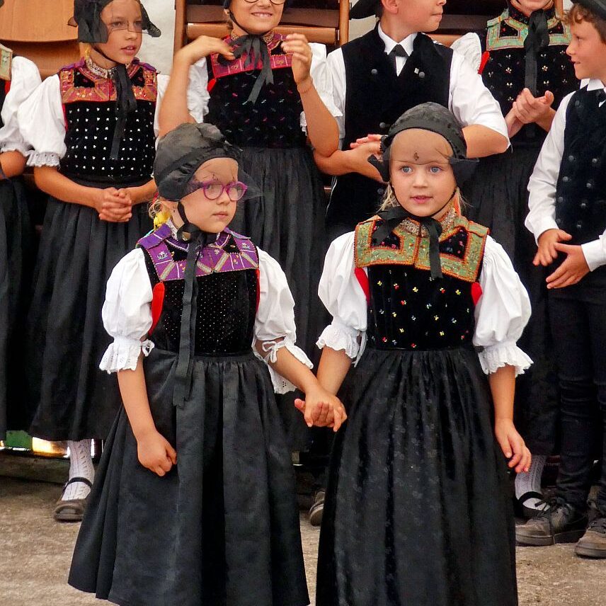 Trachtentanz mit Bollenhut in Reichbach 04