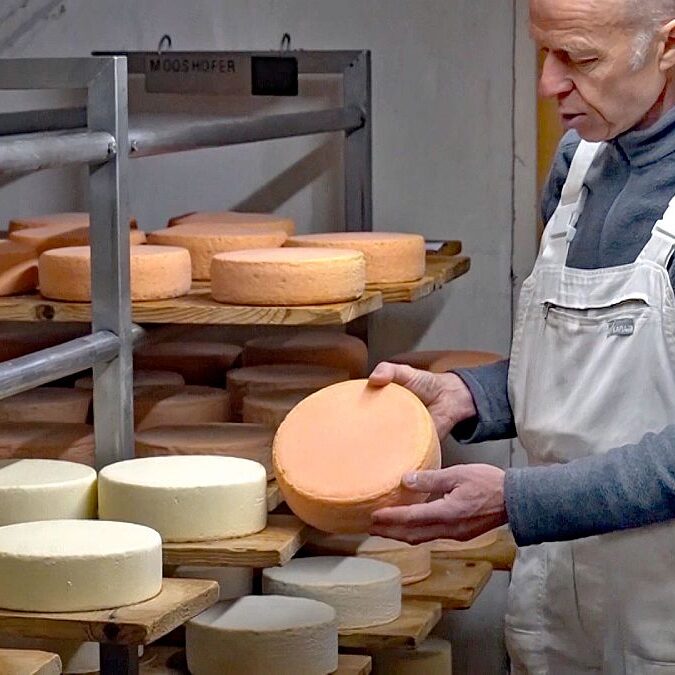 2022 letzte Kaeseproduktion auf dem Mooshof 15