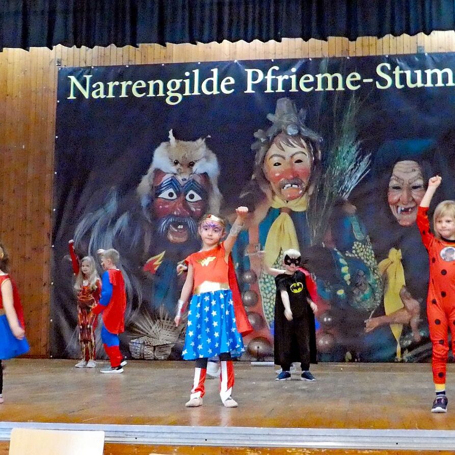 Fasnet Umzug 2023 TennenbronnParty in der Festhalle 05