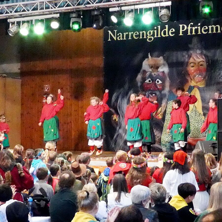Fasnet Umzug 2023 TennenbronnParty in der Festhalle 07