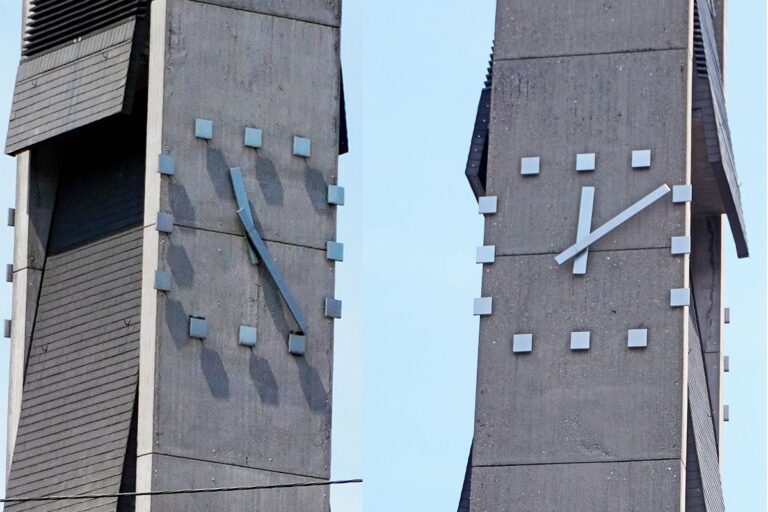 Kirchturmuhren Katholische Kirche 1