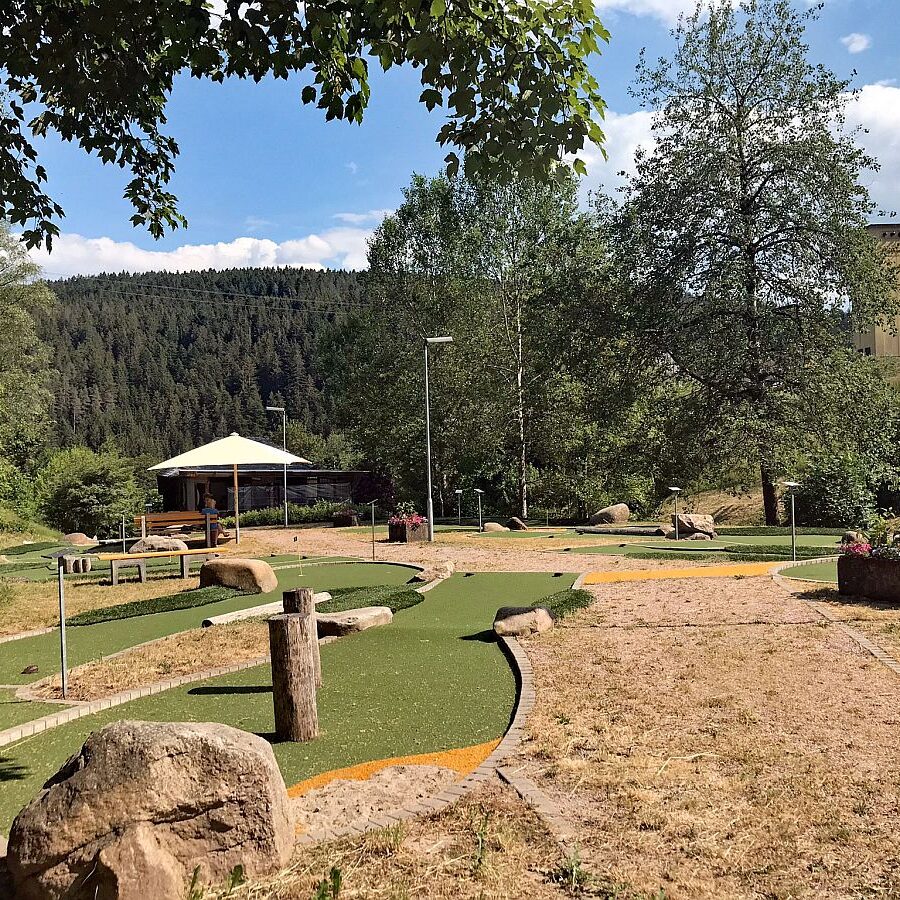 Spiellandschaft Minigolf Kiosk Tennenbronn 09
