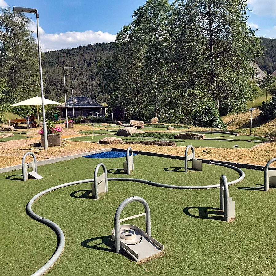 Spiellandschaft Minigolf Kiosk Tennenbronn 10