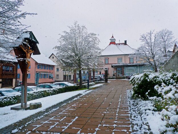 Schnee im Frühling in Tennenbronn 03