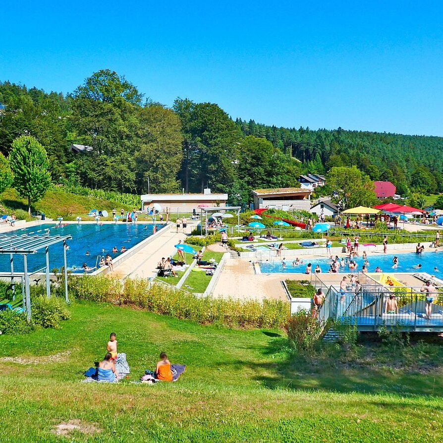 Schwimmbad Tennenbronn 04