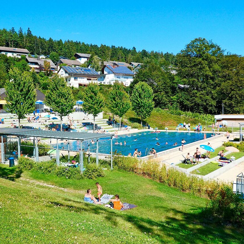 Schwimmbad Tennenbronn 06
