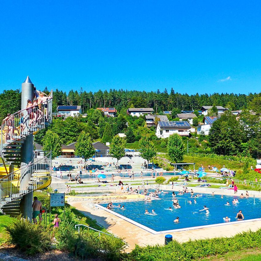 Schwimmbad Tennenbronn 09