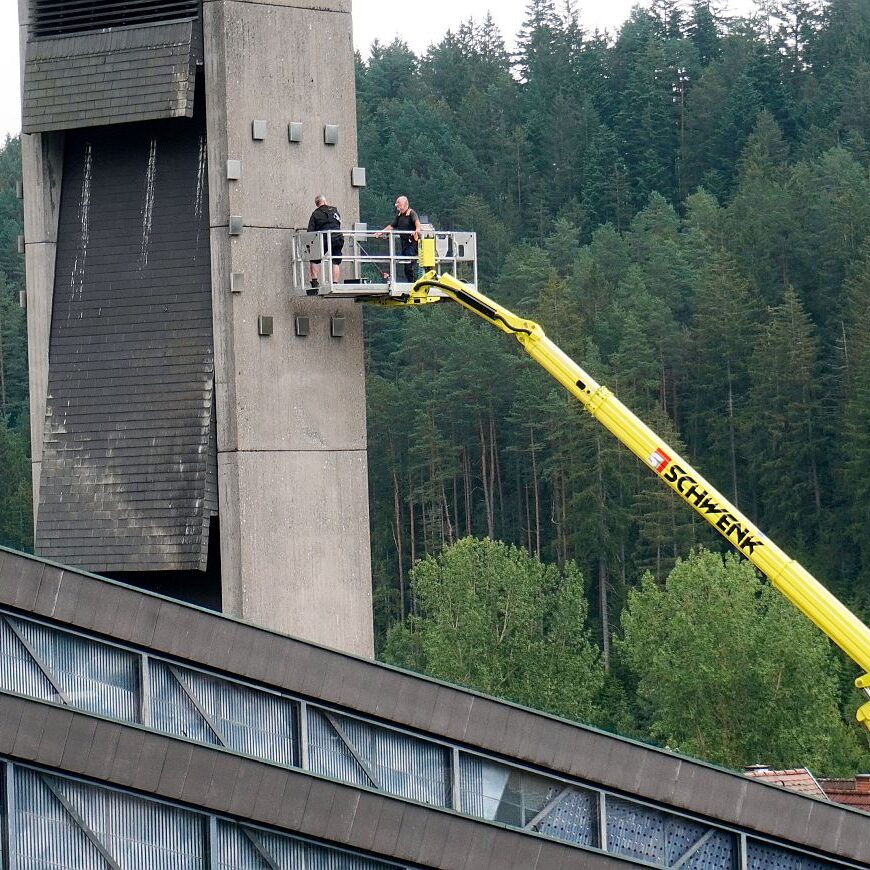 katholische Kirchturmuhr 1