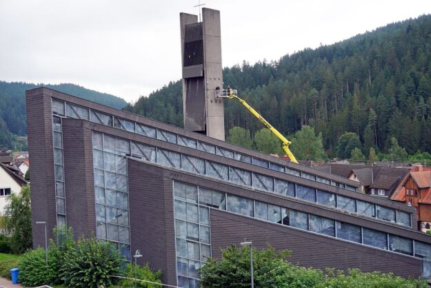 katholische Kirchturmuhr 2 katholische Kirchturmuhr 2