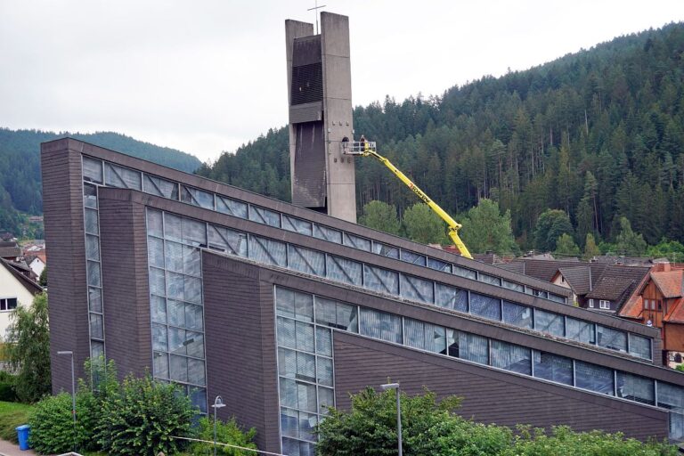 katholische Kirchturmuhr 2 katholische Kirchturmuhr 2