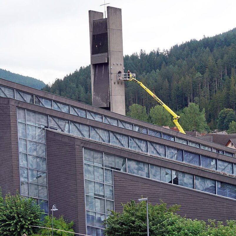 katholische Kirchturmuhr 2